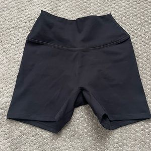 Crop Shop Boutique Legacy Short 4" - Never Worn!